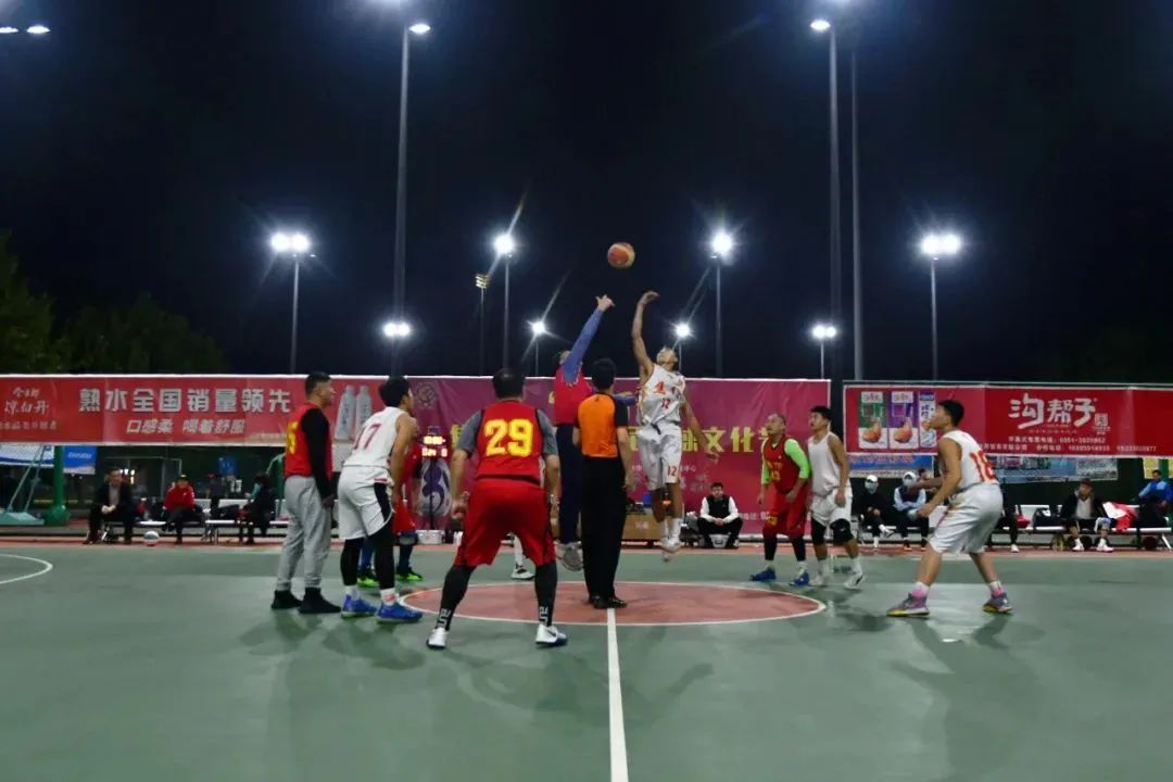 包含体育盛事震撼开启，中国篮球联赛令人热血沸腾的词条