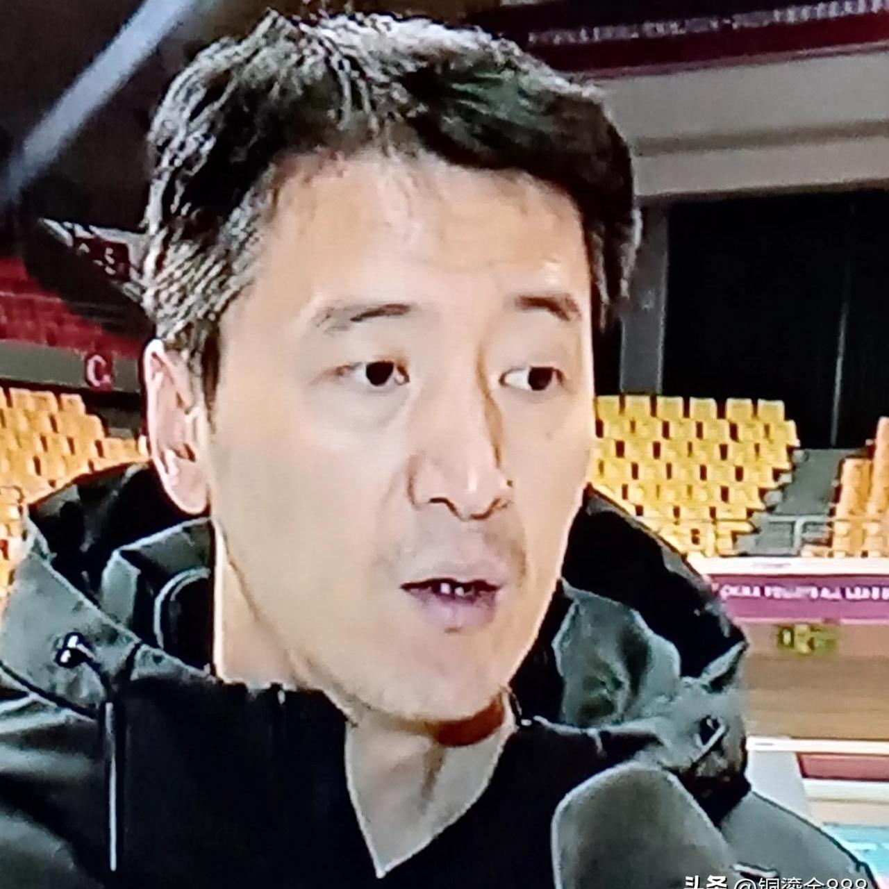 河床队长激励全队，挑战强敌士气高昂的简单介绍
