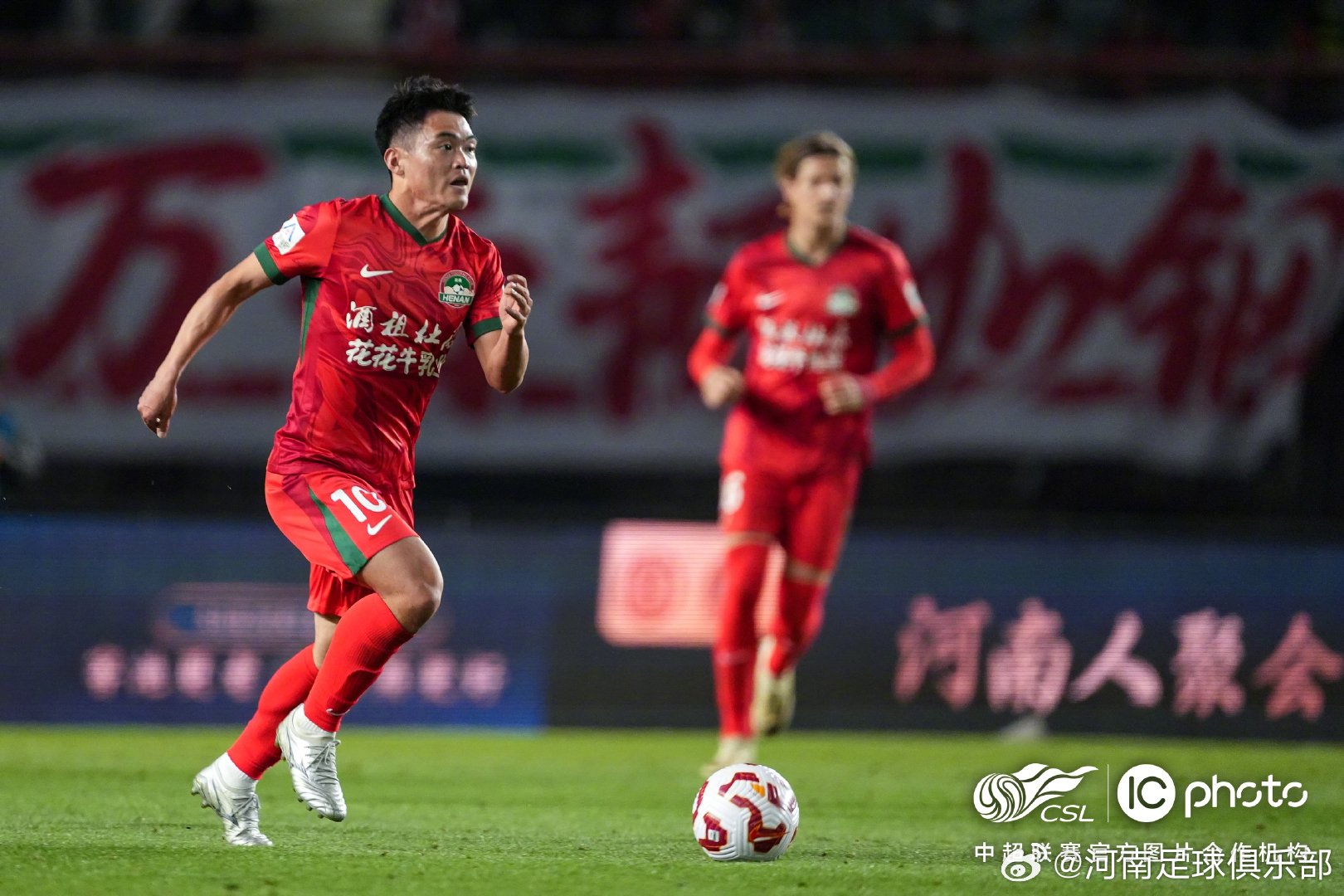 关于中超-图多列闪击段刘愚扳平三镇1-1西海岸3轮不胜的信息