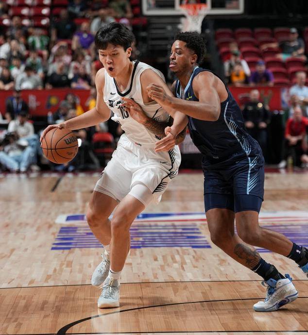 包含NBA夏联-杨瀚森10+5+5失误开拓者负灰熊的词条