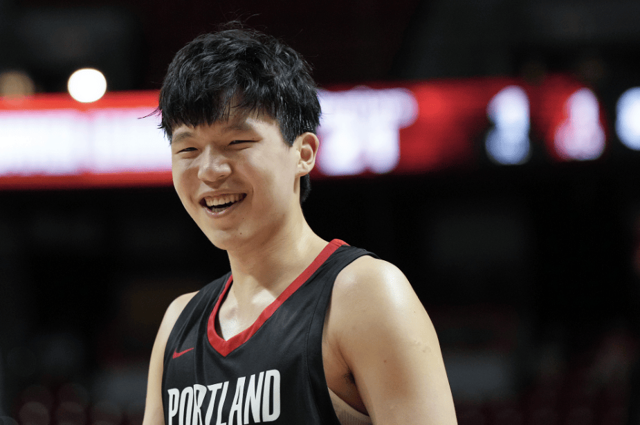 包含NBA夏联-杨瀚森10+5+5失误开拓者负灰熊的词条
