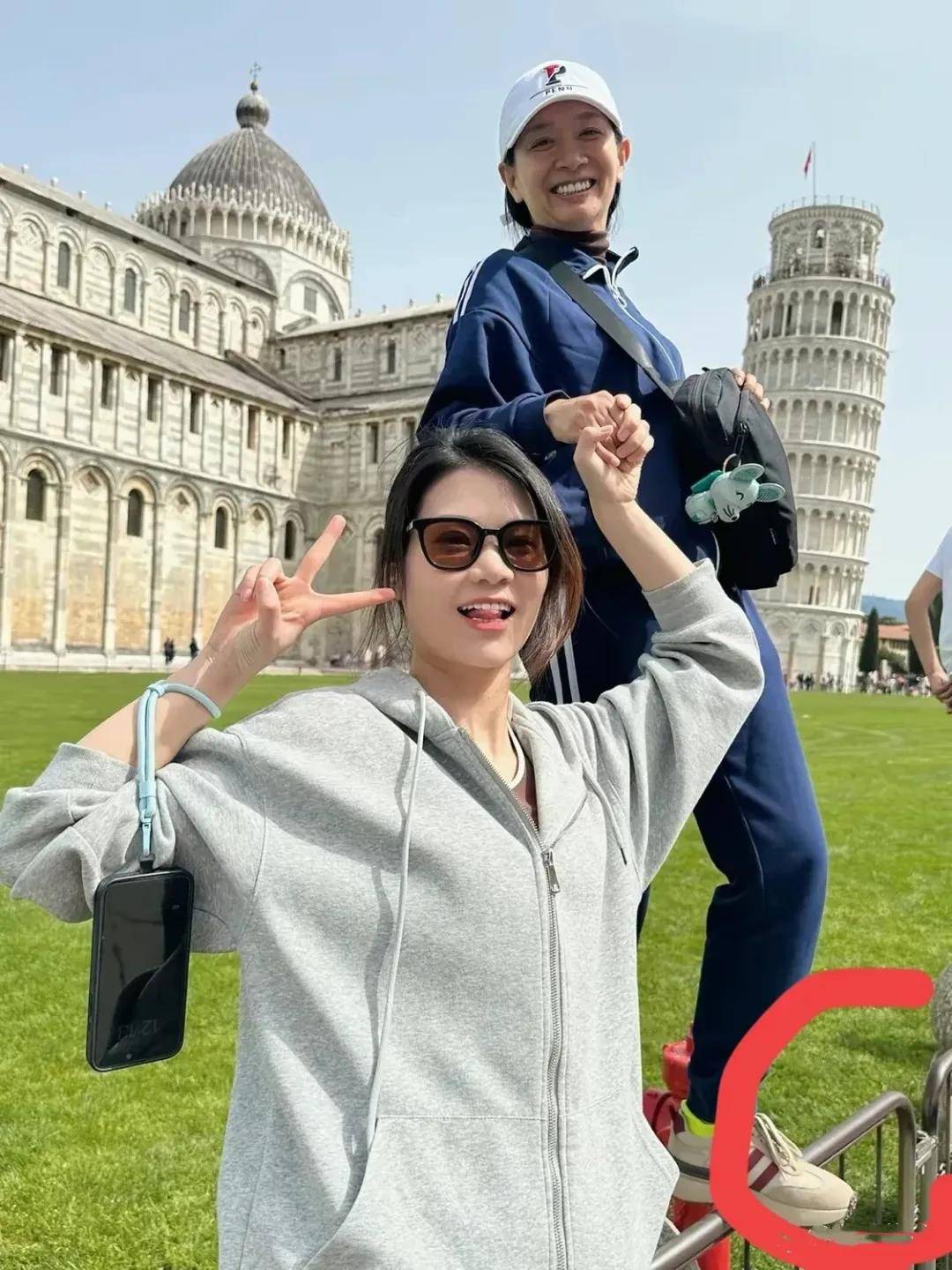喜笑颜开！内史密斯晒出自己在日本旅游的游客照