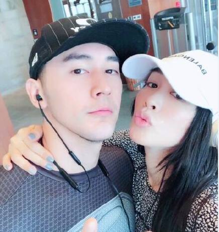 破婚变传闻？穆勒晒与妻子马匹合照：巴伐利亚冠军正准备下场比赛